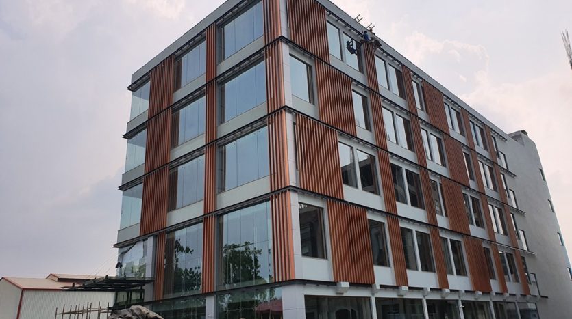 Building (IT) Mohali Chandigarh available for lease