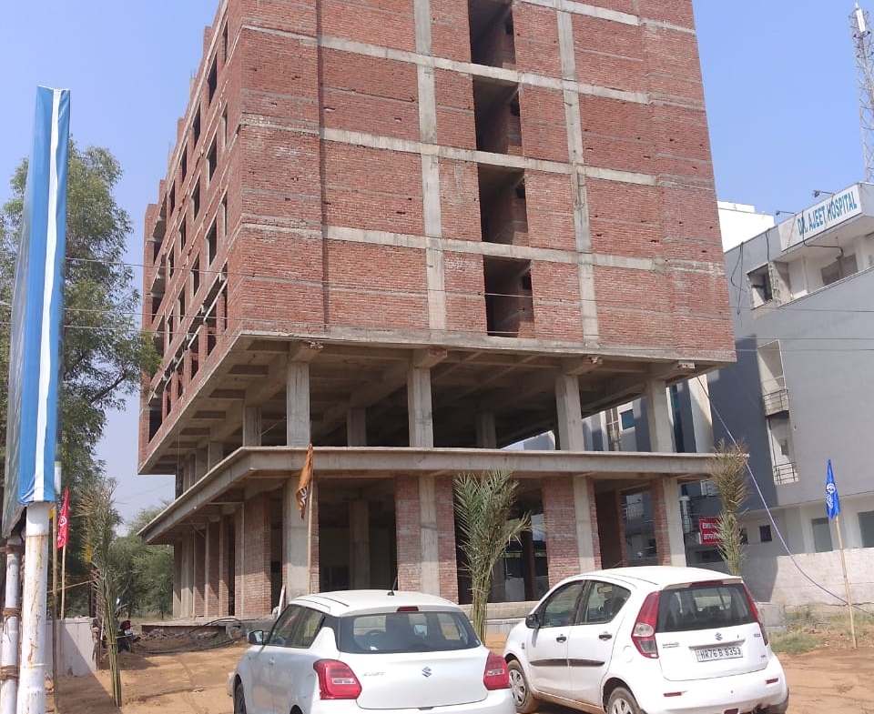 Commercial Retail Space in Neemrana for lease