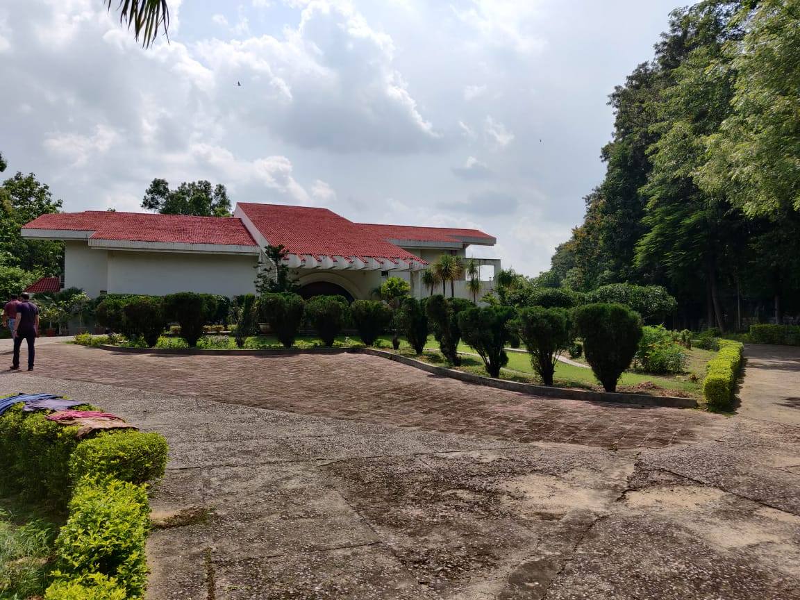 Farm house for sale in MG Road Sultanpur Chattarpur