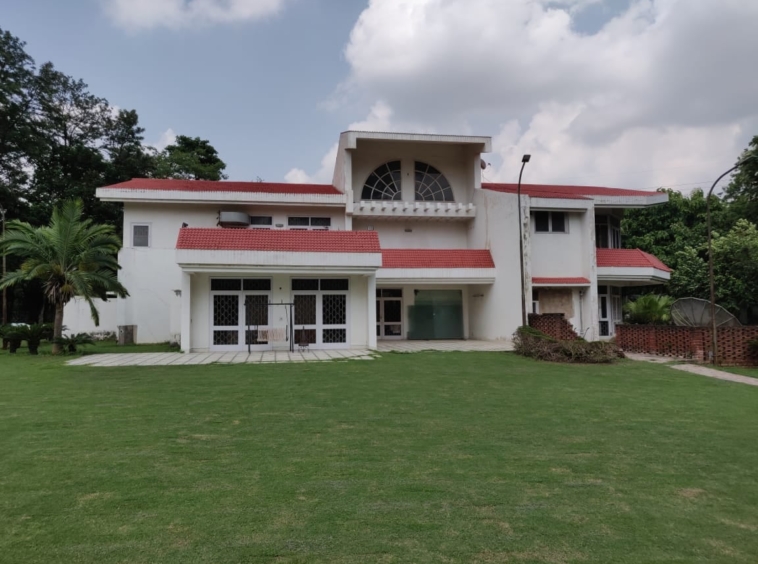Farm House for sale in MG Road Sultanpur Chattarpur Hans Kumar