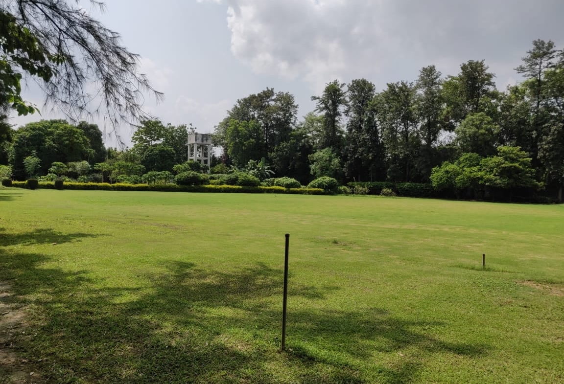 Farm house for sale in MG Road Sultanpur Chattarpur