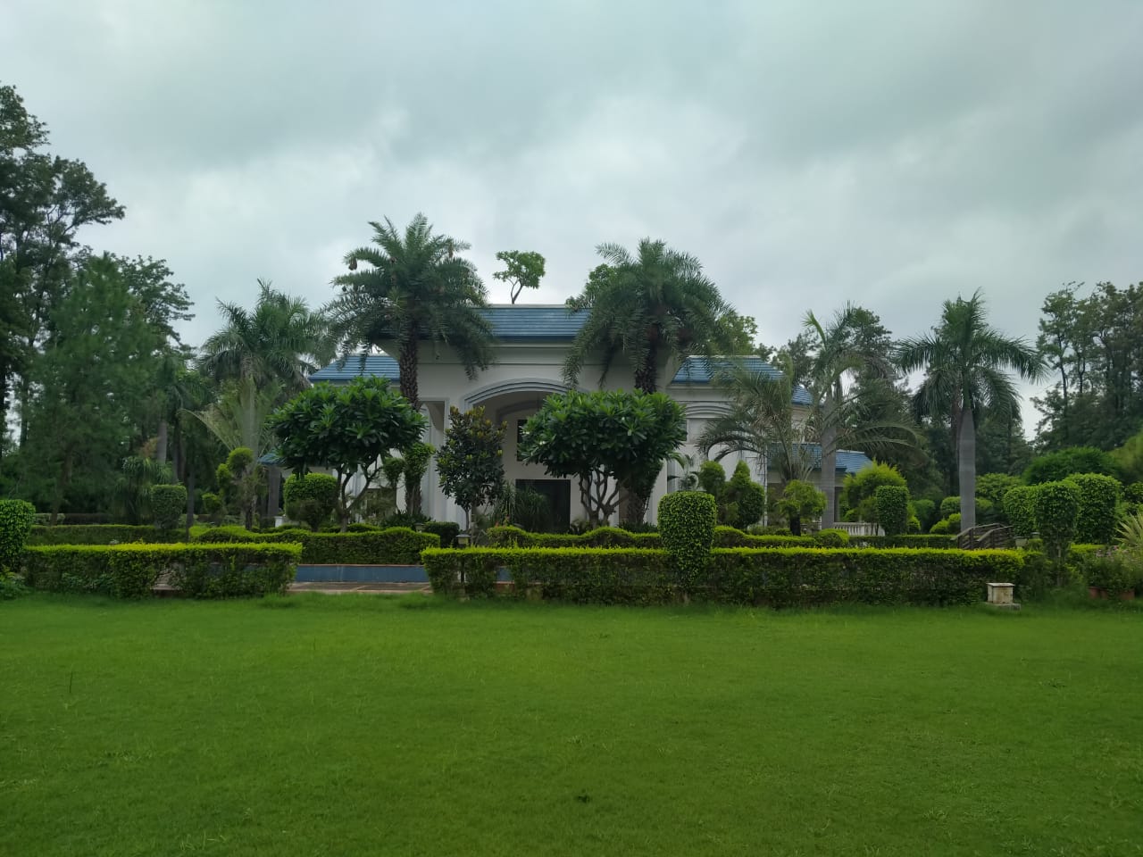 South and West Delhi Farm Houses ! Farm House for Lease and Sale in New Delhi