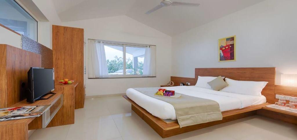 Hotel - Resort For Sale In Niligiris Ooty Coonoor Tamil Nadu