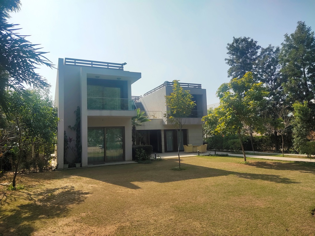 Farmhouse Land With CLU and OC in Gurgaon Haryana