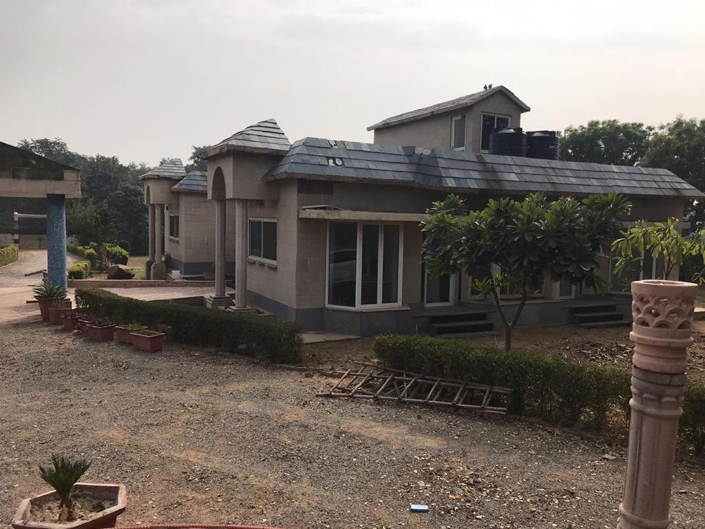 Silverglades Farmhouse For Sale Near Gurgaon