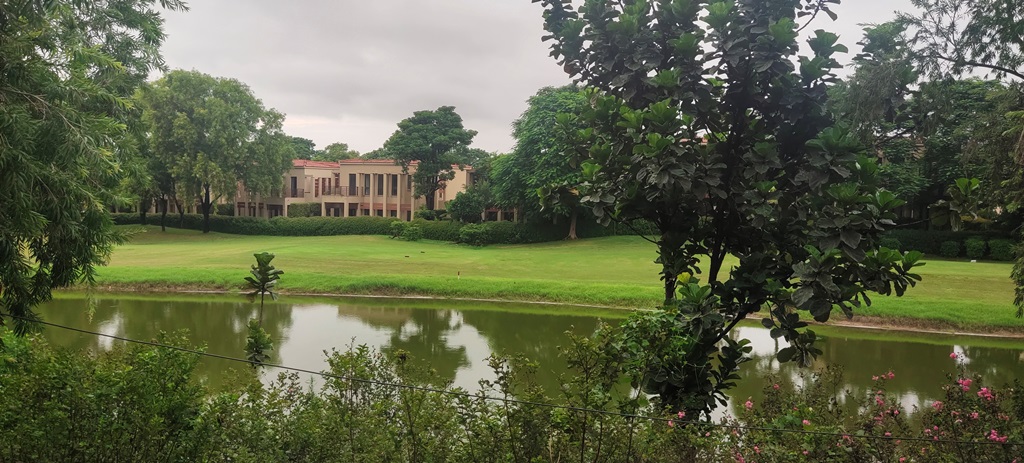 Lake Facing Villa For Sale At Tarudhan Valley