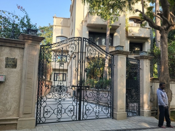 Villa For Sale in Gurgaon Malibu Town Sector 47 Gurugram