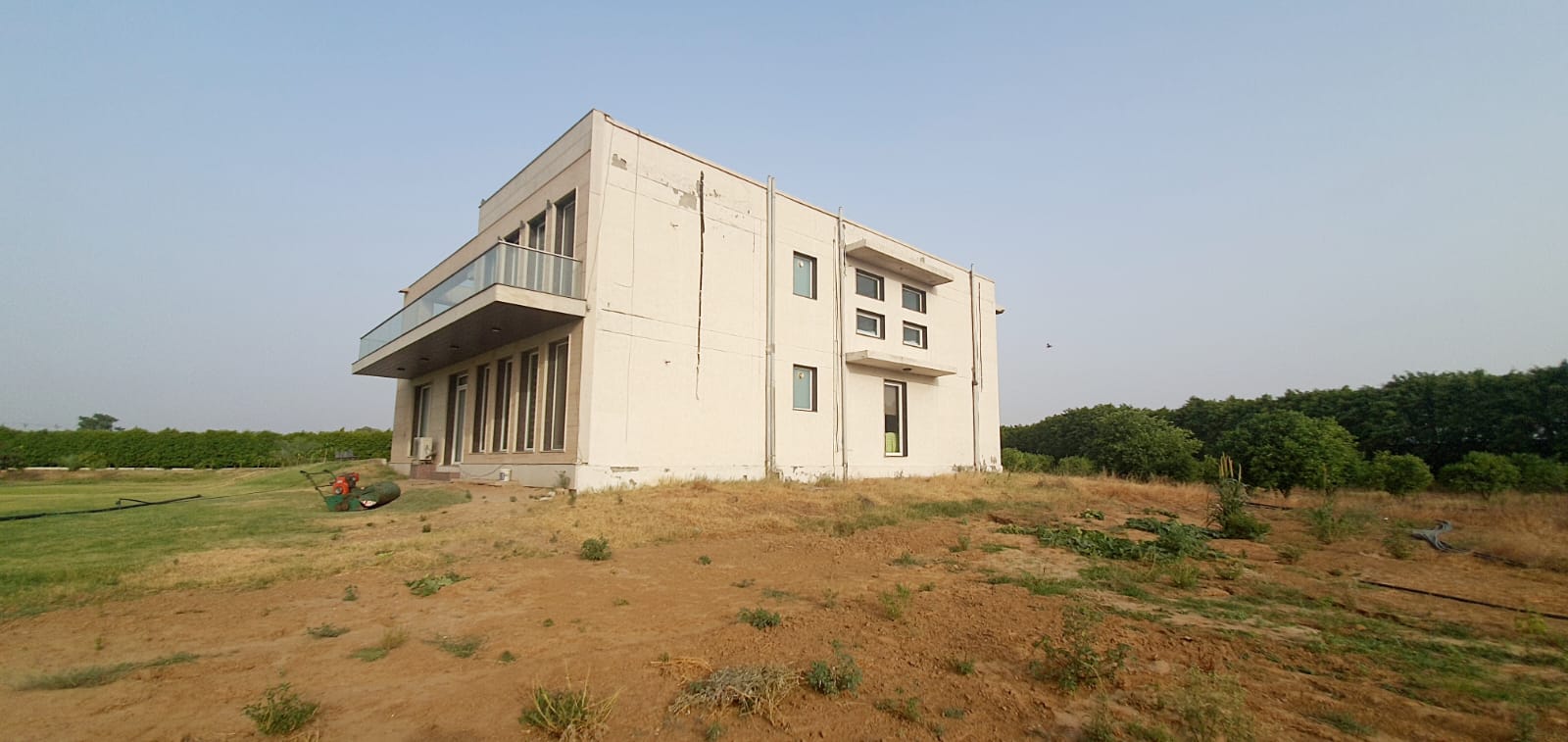 Mansion Bungalow For Sale Near Gurgaon With Land Use Change And Occupation Certificate