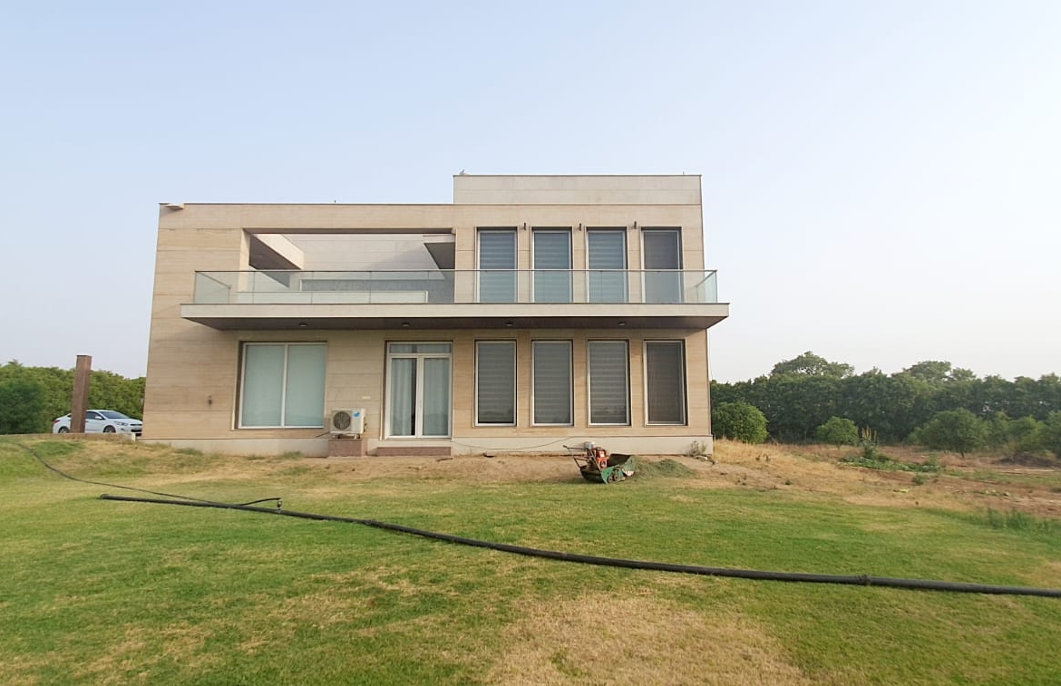 Mansion Bungalow For Sale Near Gurgaon With Land Use Change And Occupation Certificate