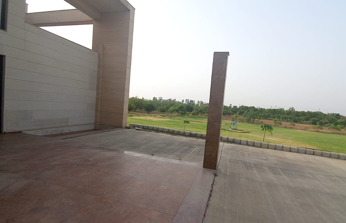 Mansion Bungalow For Sale Near Gurgaon With Land Use Change And Occupation Certificate