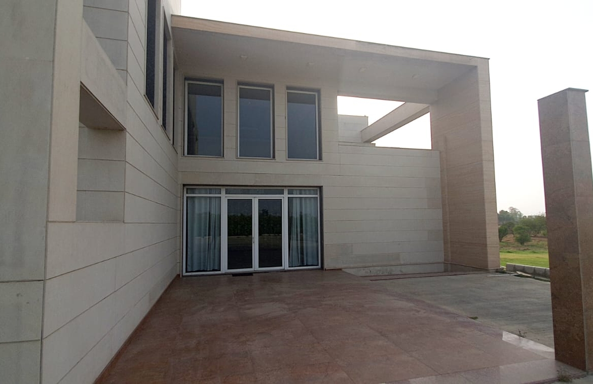 Mansion Bungalow For Sale Near Gurgaon With Land Use Change And Occupation Certificate