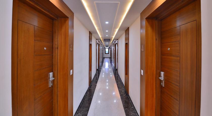 Lands Resorts Hotels In Agra For Sale and Lease