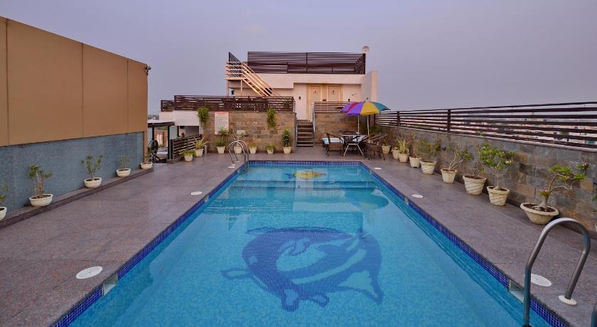Lands Resorts Hotels In Agra For Sale and Lease