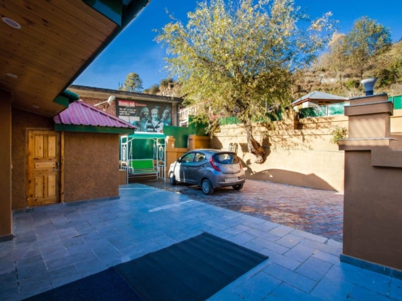 Riverside Cottage Resort - Hotel for sale in Manali Near Kullu Himchal Pradesh