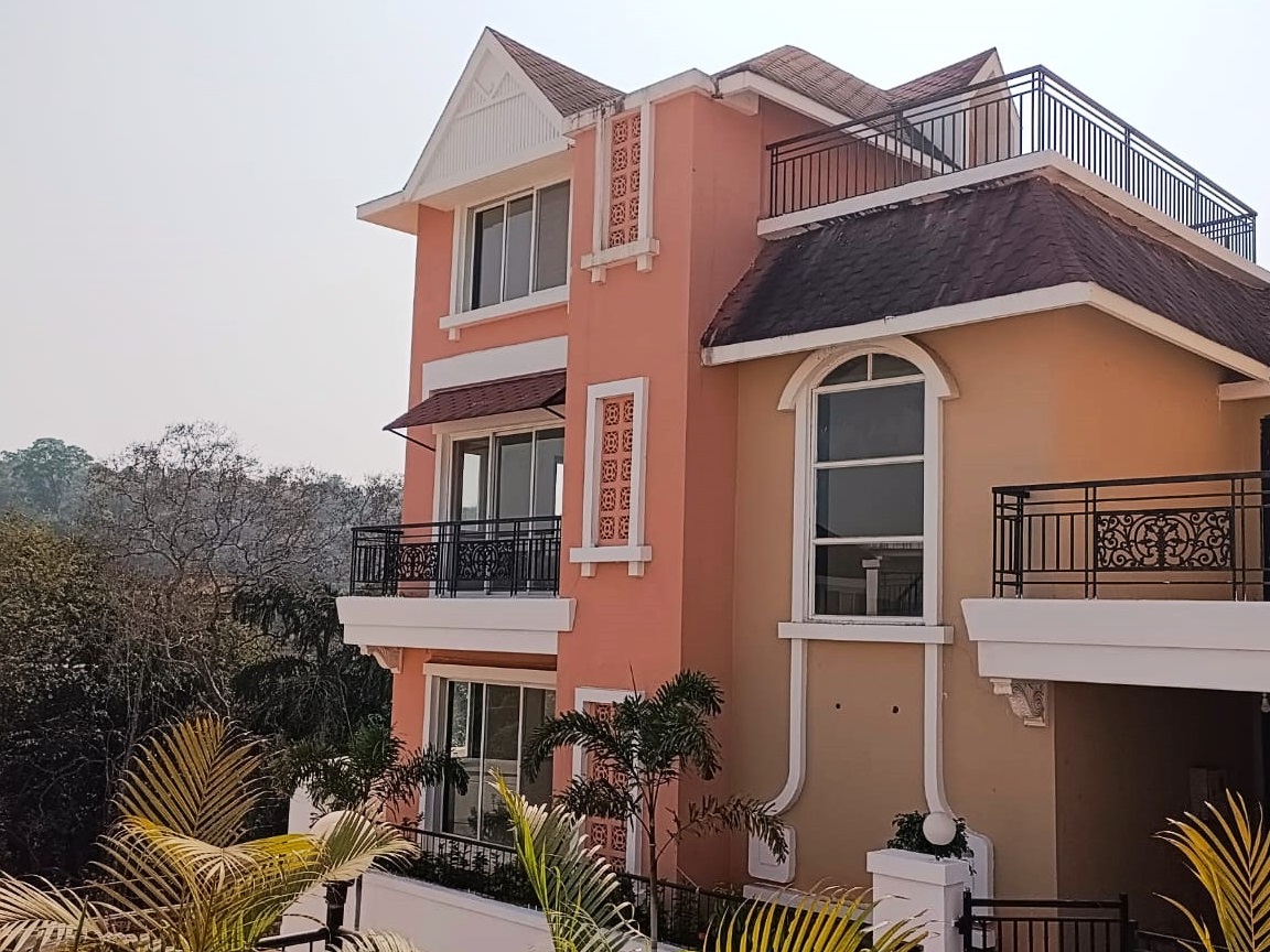 Villa For Sale In Porvorim North Goa 4BHK with Private Plunge pool