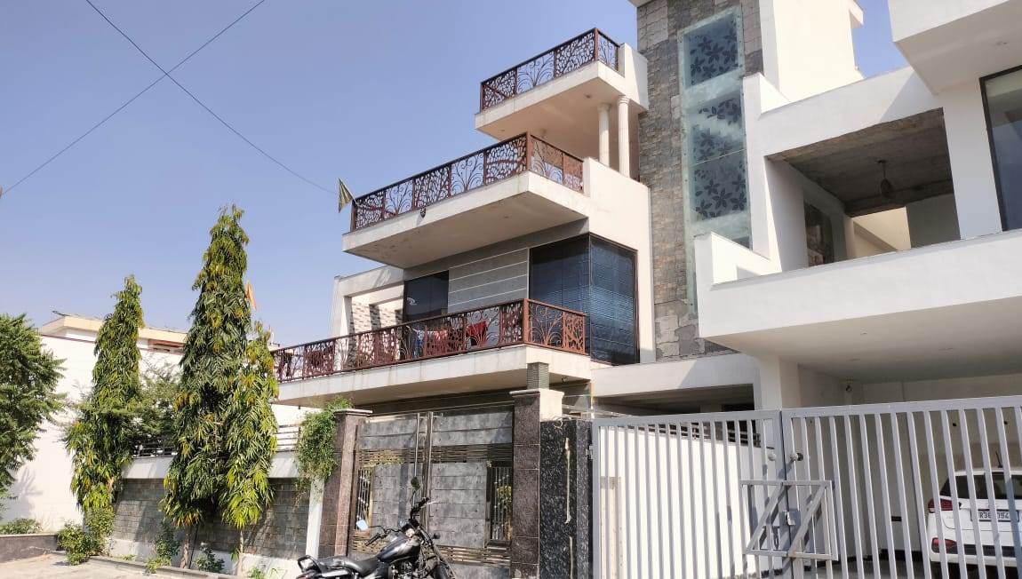 Park Facing House for Sale in Dharuhera Bestech City at Rewari