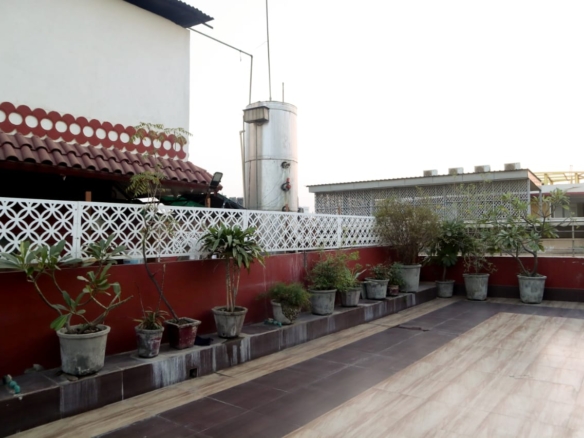 Hotel for sale in Delhi Paharganj Near Banke bihari mandir All licenses approved