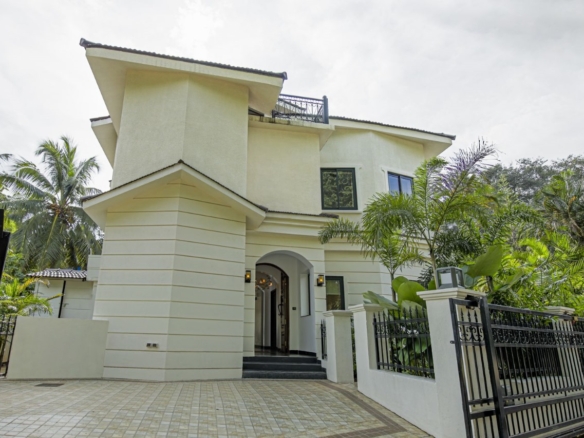 4 Bedroom Villa For Sale In Goa North Saligaon Luxury Independent Bungalow House with swimming pool