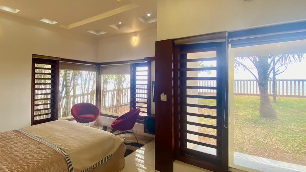 Sea Facing Bungalow Property With Private Beach In Kannur Kerala For Sale