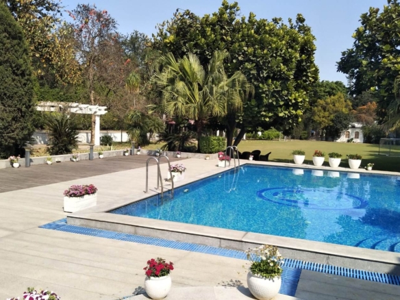 Farm House For Rent In DLF Chattarpur