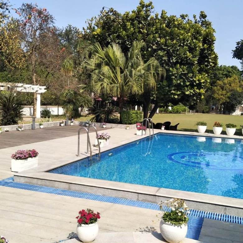 Farm House For Rent In DLF Chattarpur