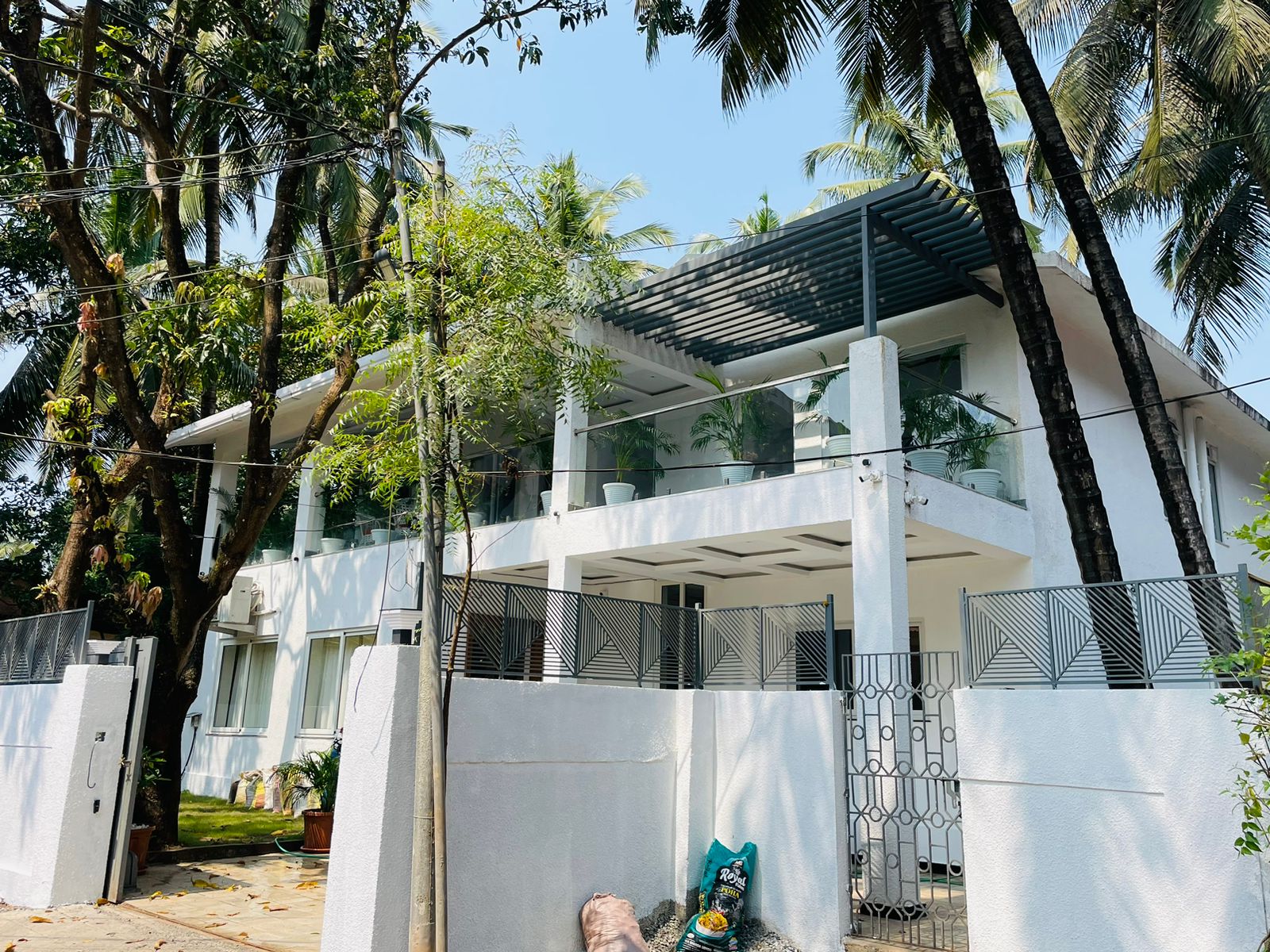 6 BHK Luxurious & Premium Villa In Guirim Goa for Sale (2) 6 BHK Luxurious & Premium Villa In Guirim Goa for Sale